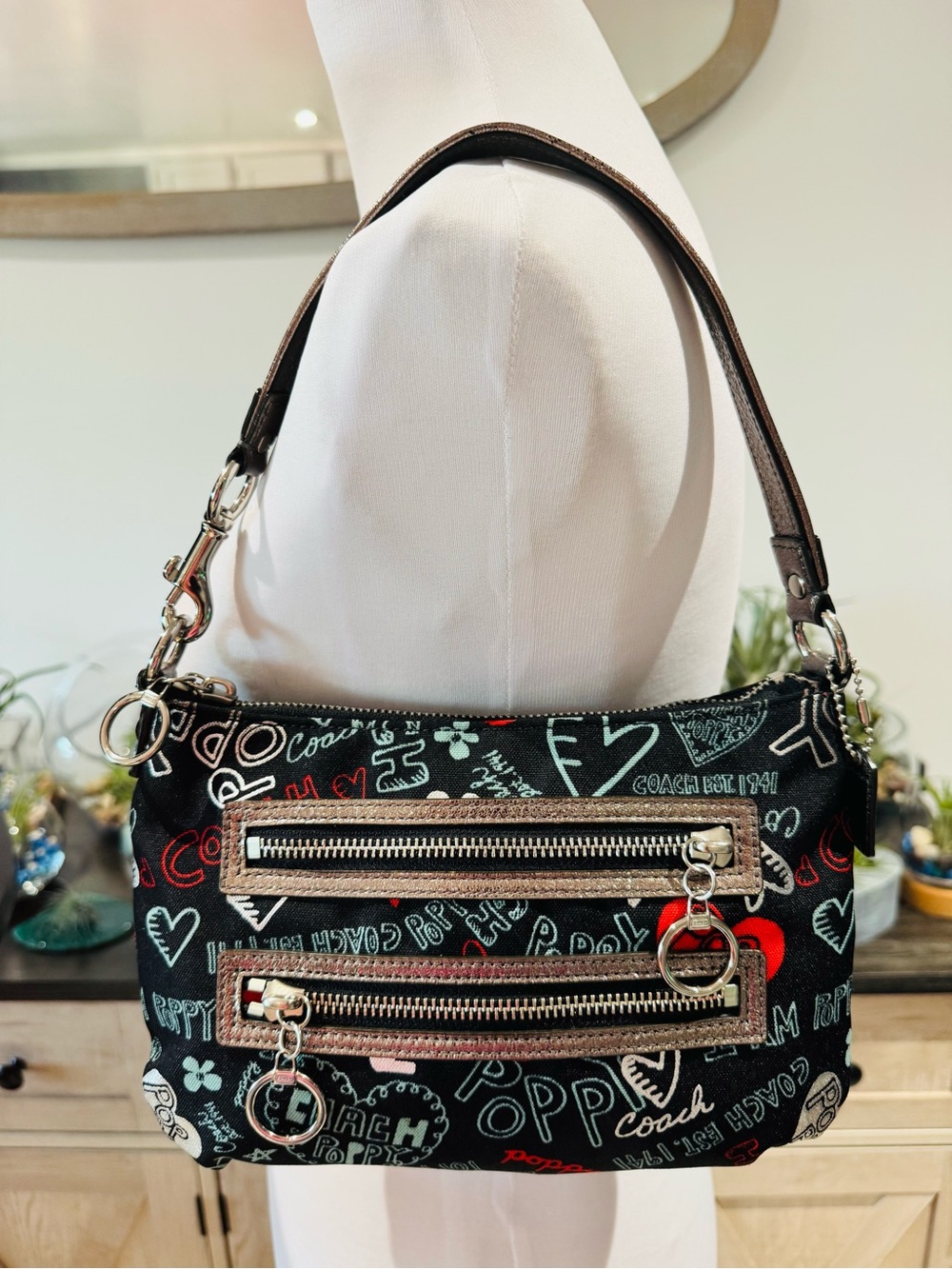 RARE Y2K Coach Poppy Graffiti Shoulder Bag Black Red Silver Canvas Purse EUC